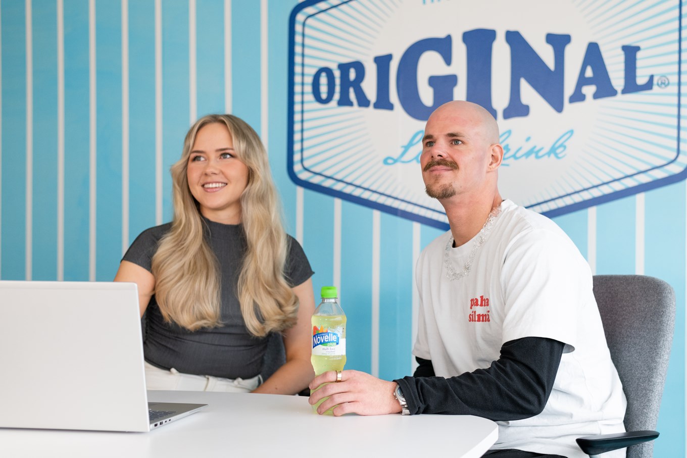 Hartwallin Helsingin pääkonttorin työntekijöitä