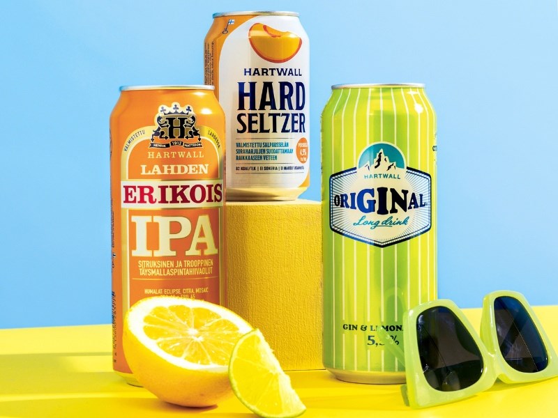 RTD-juomatölkit vierekkäin: olut, hard seltzer ja lonkero.