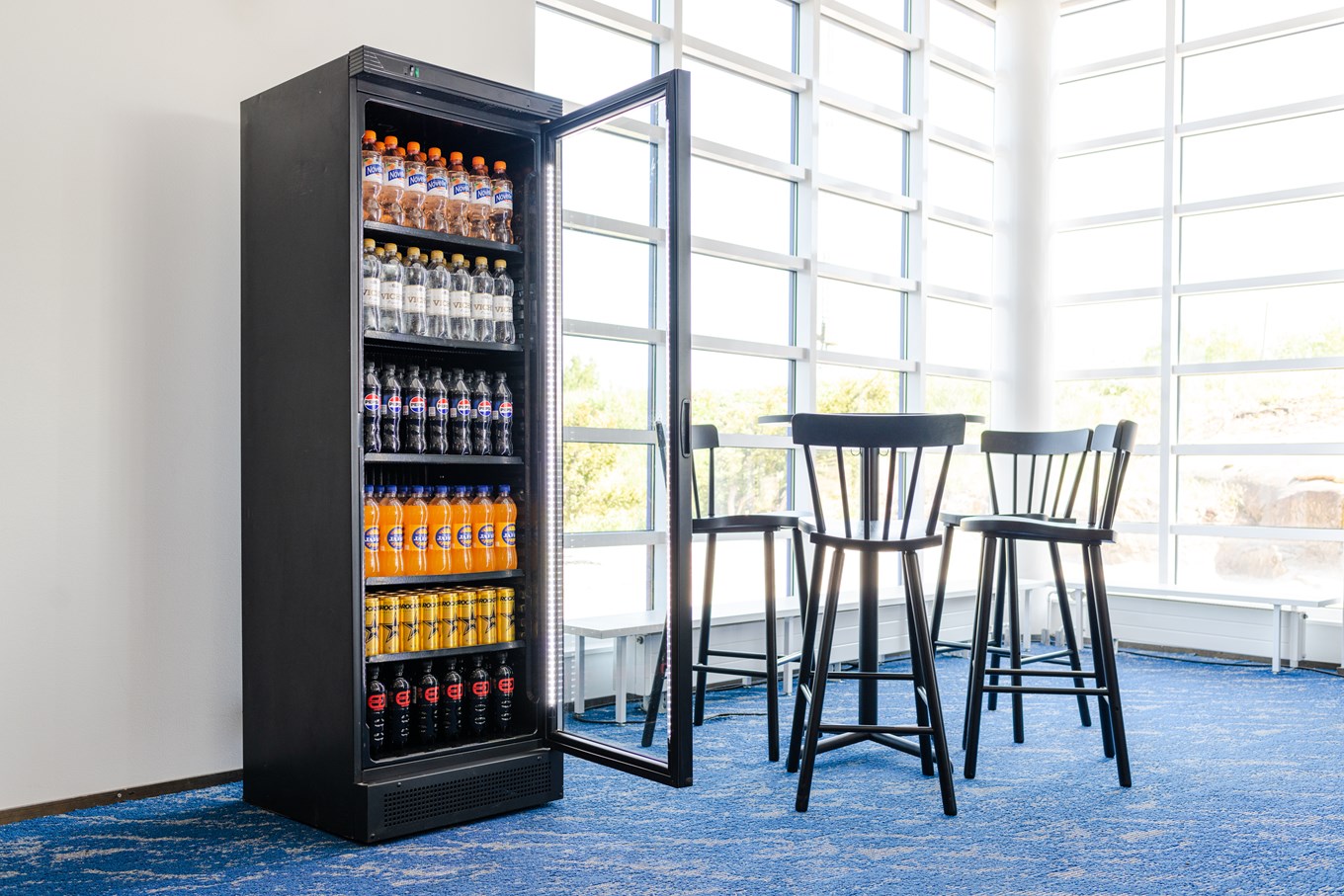 Juomakaappi toimistolla