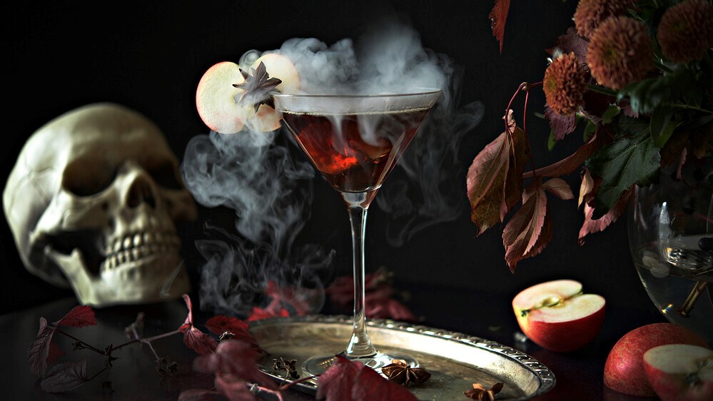 Alkoholiton halloween-drinkki: poreileva omenamocktail